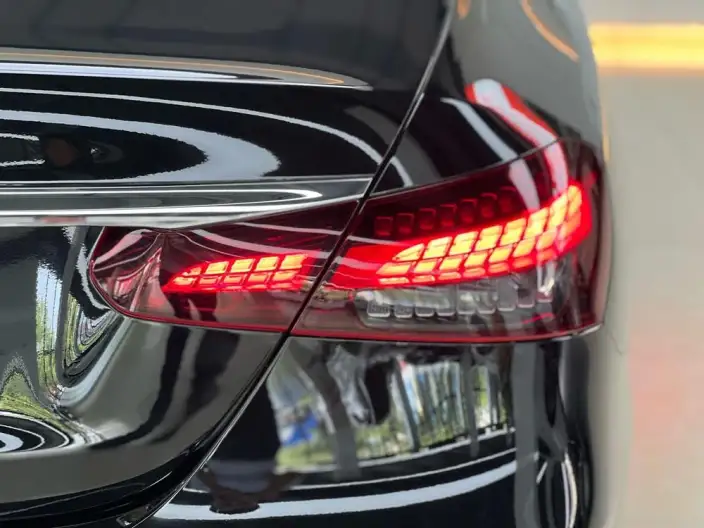 Mercedes-Benz E-Class 2023 Model E 300 L Luxury Model sedan – фото 7