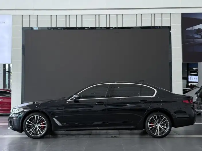 BMW 5 Series 2023 Model 530Li Leading Model M Sports Set – фото 3