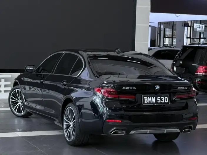 BMW 5 Series 2023 Model 530Li Leading Model M Sports Set – фото 4
