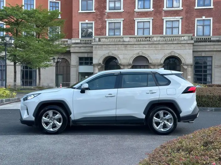 Toyota RAV4 2022 Model 2.0L CVT 2WD Fashion edition – фото 4