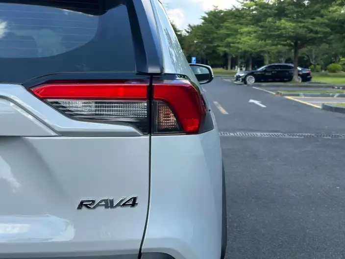 Toyota RAV4 2022 Model 2.0L CVT 2WD Fashion edition – фото 9