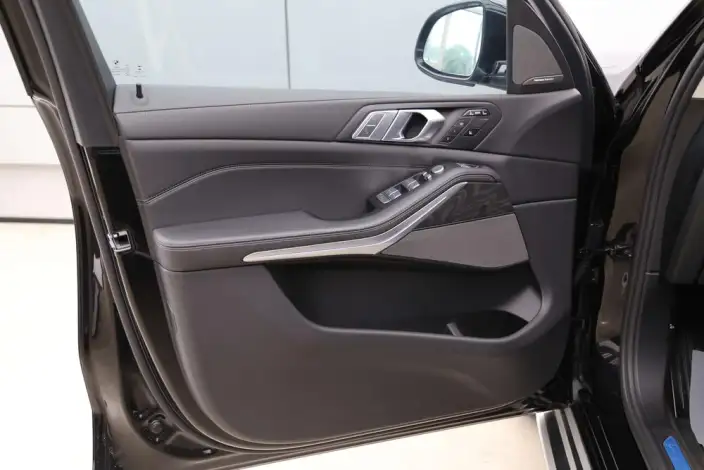 BMW X7 2020 Model xDrive40i Leading Model Luxury Set – фото 10