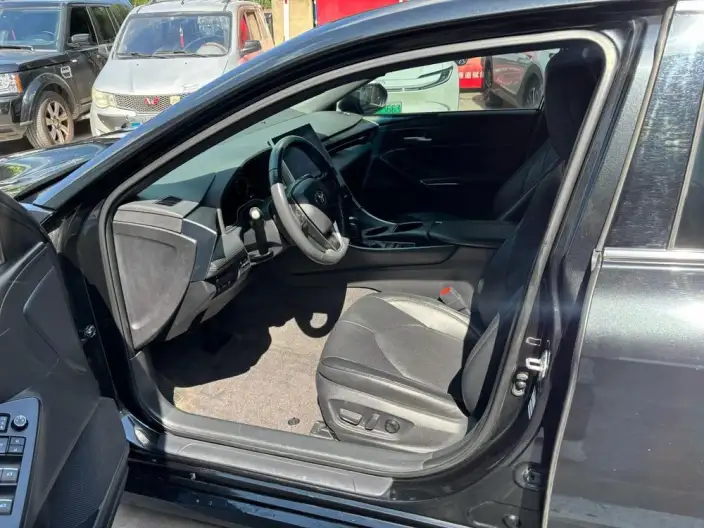 Toyota Avalon 2022 Model Hybrid 2.5L Deluxe Edition – фото 8
