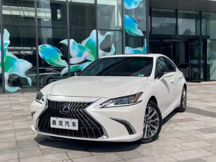 Lexus ES 2022 Model 200 Superior Edition – фото 1