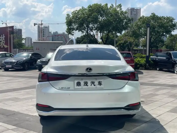 Lexus ES 2022 Model 200 Superior Edition – фото 6