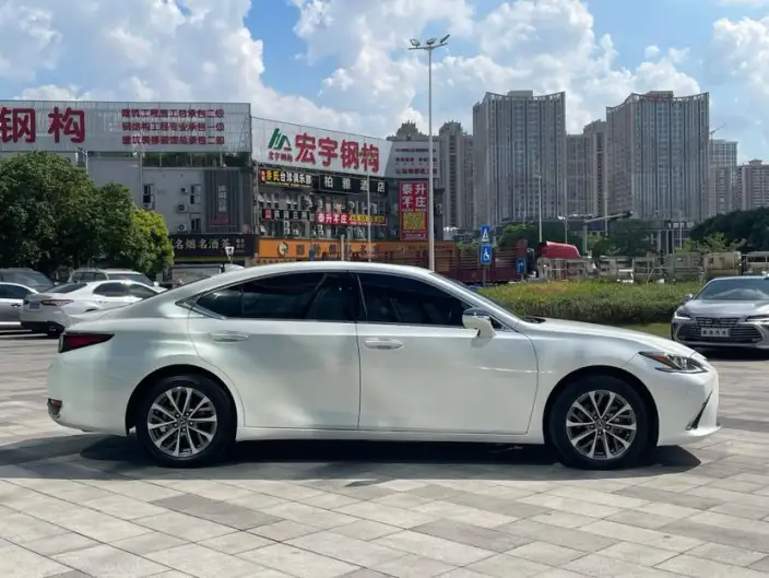 Lexus ES 2022 Model 200 Superior Edition – фото 8