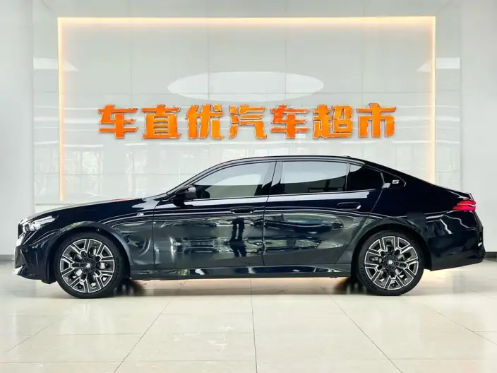 BMW 5 Series 2025 Model 530Li Exclusive Model Luxury Set – фото 3
