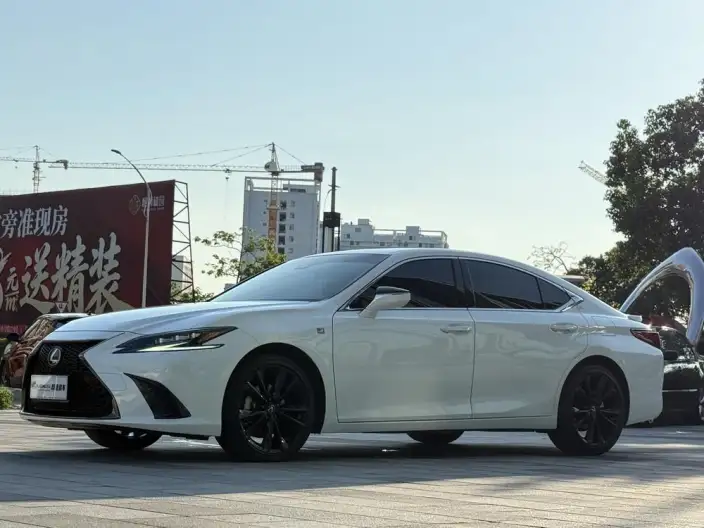 Lexus ES 2021 Model 260 F SPORT – фото 1