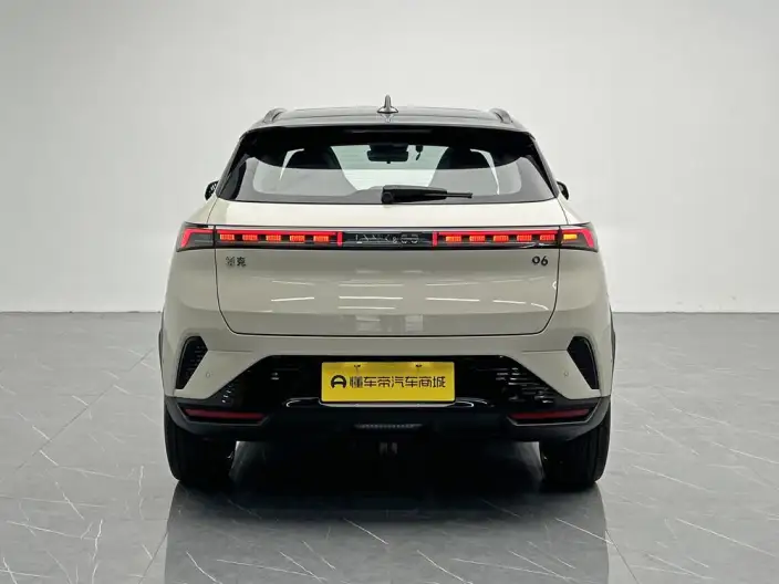 Lynk & Co 06 2025 Model Renew 1.5T Halo – фото 6