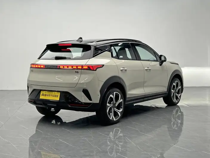 Lynk & Co 06 2025 Model Renew 1.5T Halo – фото 7