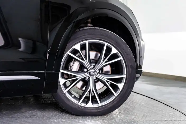 Audi Q8 2023 Model 55 TFSI Luxury Dynamic Model – фото 10