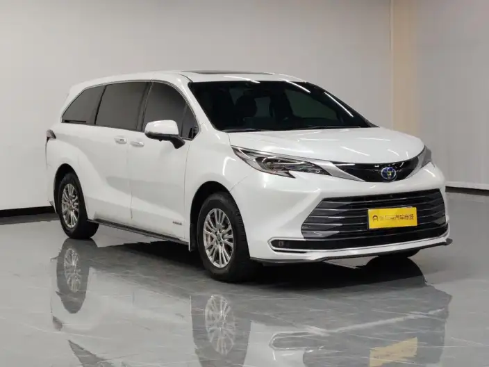 Toyota Sienna 2021 Model 2.5L Hybrid Premium Edition – фото 3