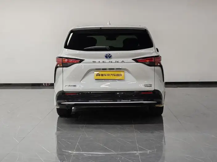 Toyota Sienna 2021 Model 2.5L Hybrid Premium Edition – фото 6
