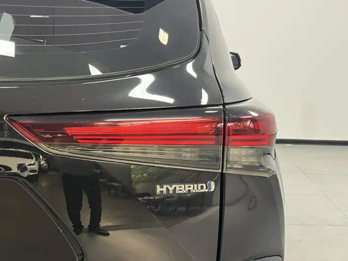 Crown Kluger 2023 Model Intelligent Hybrid 2.5L E-CVT 4WD Deluxe Edition – фото 10