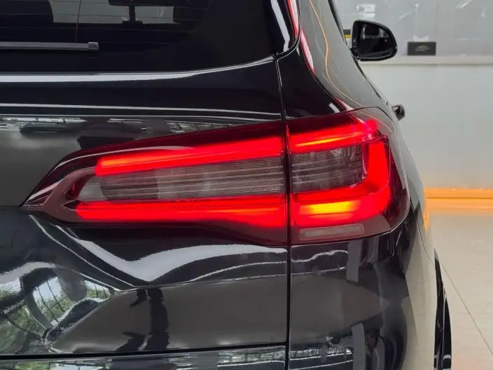 BMW X5 2022 Model Facelift xDrive 40Li Exclusive Model M Sports Set – фото 8