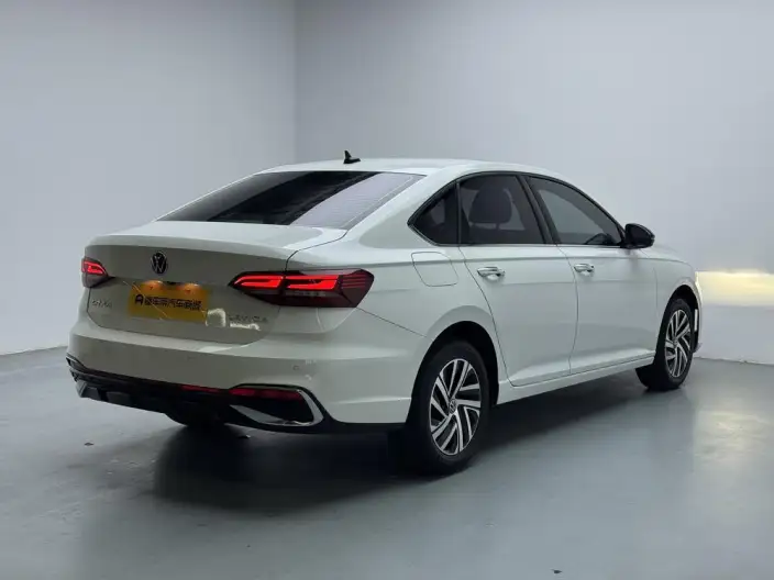 Volkswagen Lavida 2023 Model 1.5L Automatic Starry Sky Five Million Edition – фото 7