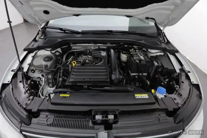 Volkswagen Golf 2024 Model 280TSI DSG Pro 50 Legend Edition – фото 5