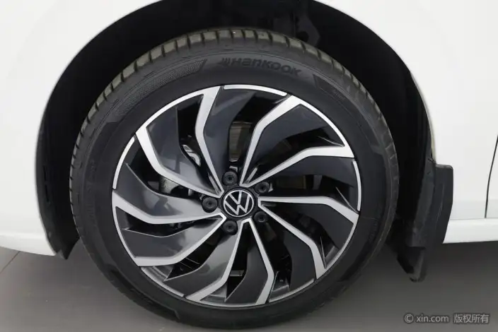 Volkswagen Golf 2024 Model 280TSI DSG Pro 50 Legend Edition – фото 8