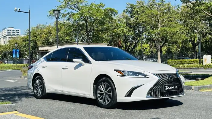 Lexus ES 2020 Model 200 Superior Edition China VI – фото 3