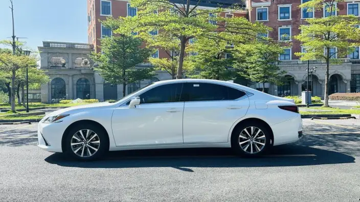 Lexus ES 2020 Model 200 Superior Edition China VI – фото 4