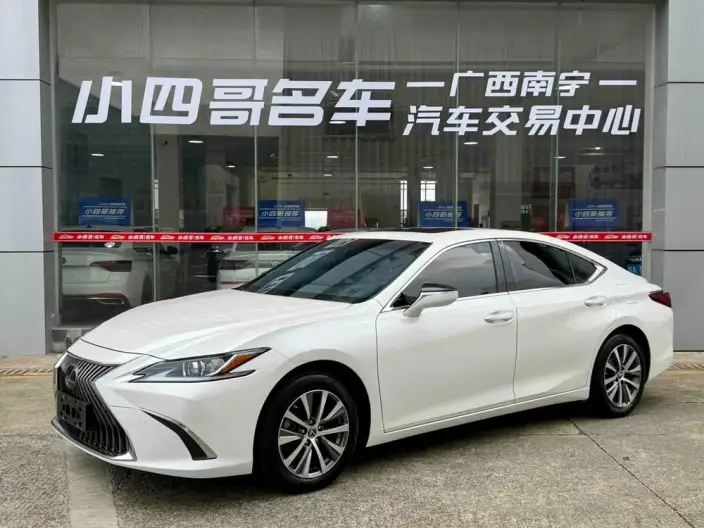 Lexus ES 2021 Model 200 Superior Edition – фото 1