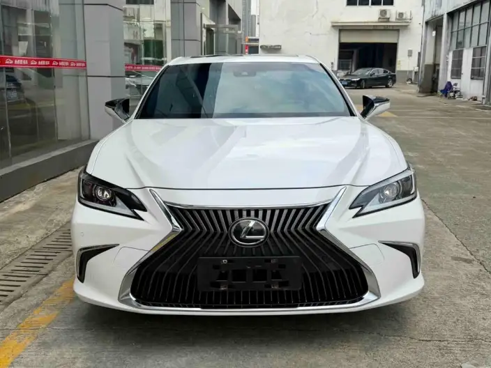 Lexus ES 2021 Model 200 Superior Edition – фото 2