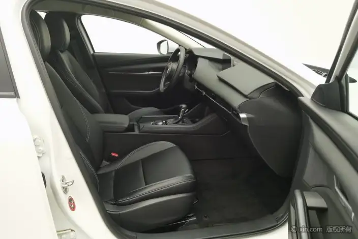 Mazda3 Axela 2022 Model 2.0L Automatic Zhi Engine Edition – фото 9