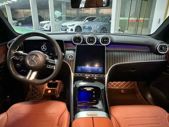 Mercedes-Benz GLC 2023 Model Facelift GLC 300 L 4MATIC Dynamic Model 5 seat – фото 7