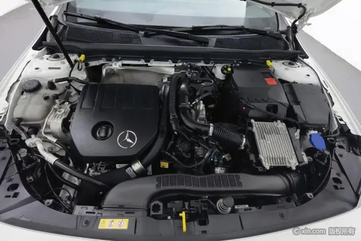 Mercedes-Benz A-class 2025 Model A 200 L Fashion Edition – фото 5