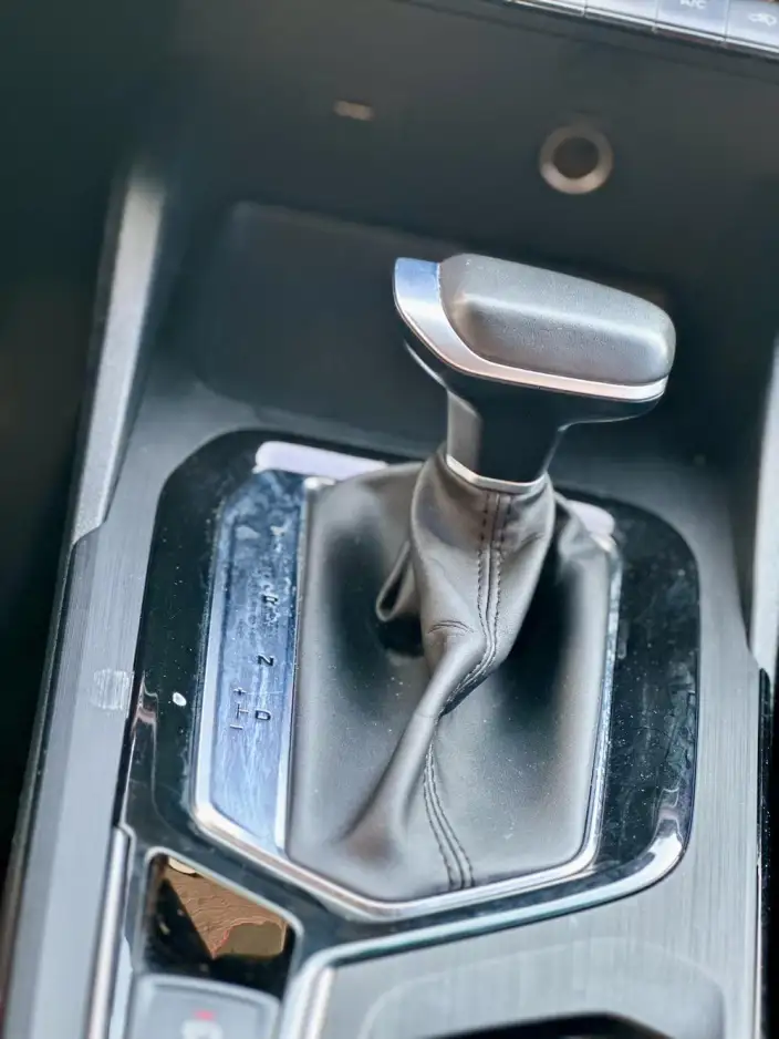 Emgrand S 2021 Model 1.4T CVT Luxury Model – фото 10