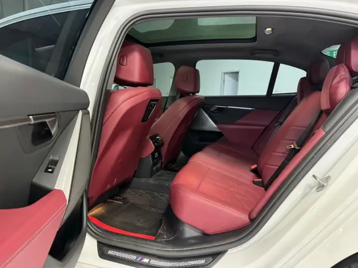 BMW 5 Series 2025 Model 525Li M Sports Set – фото 9