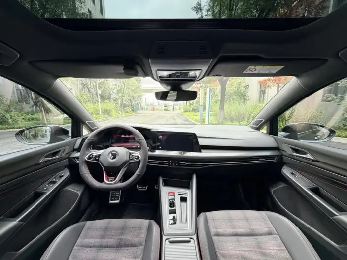 Volkswagen Golf GTI 2021 Model 380TSI DSG GTI – фото 10