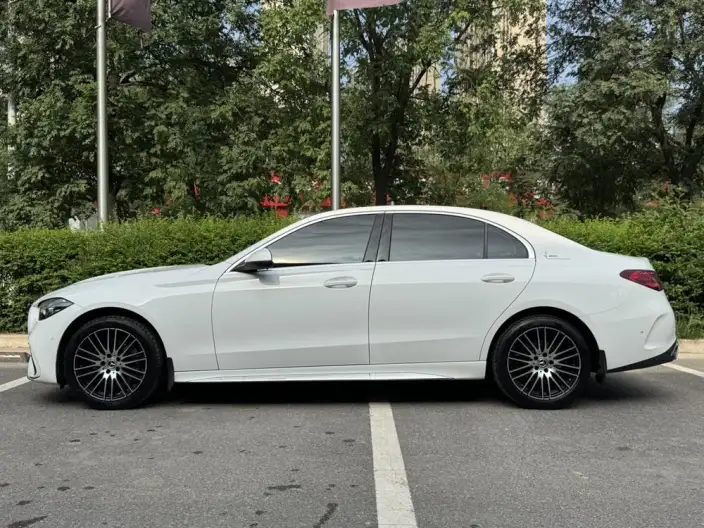 Mercedes-Benz C-Class 2024 Model C 260 L Sports Edition – фото 4