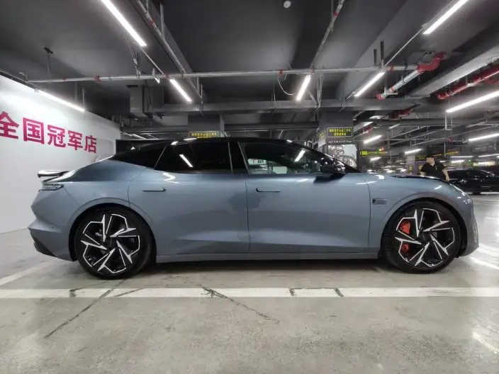 **Lynk & Co Z10** 2024 Model 95kWh 702km 4WD Smart Driving Ultra – фото 8