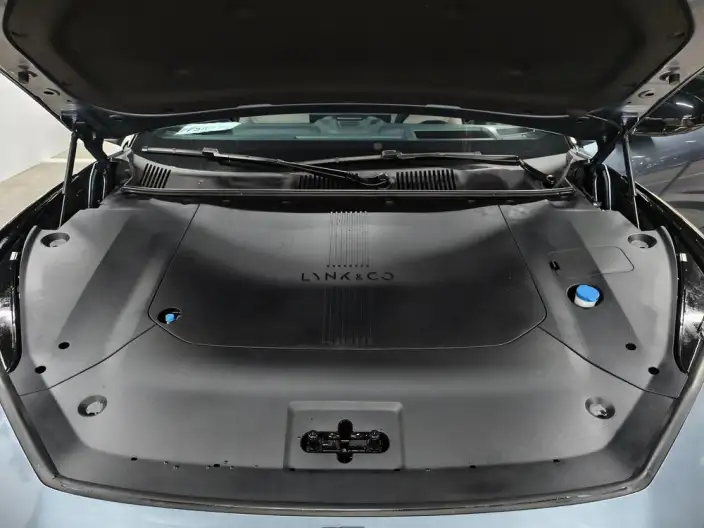 **Lynk & Co Z10** 2024 Model 95kWh 702km 4WD Smart Driving Ultra – фото 10
