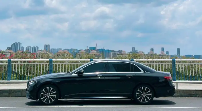 Mercedes-Benz E-Class PHEV 2022 Model Facelift E 350 e L Sports sedan – фото 4