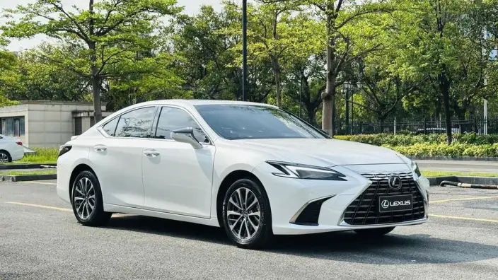 Lexus ES 2025 Model 300h Premium – фото 3