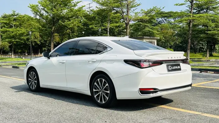 Lexus ES 2025 Model 300h Premium – фото 5