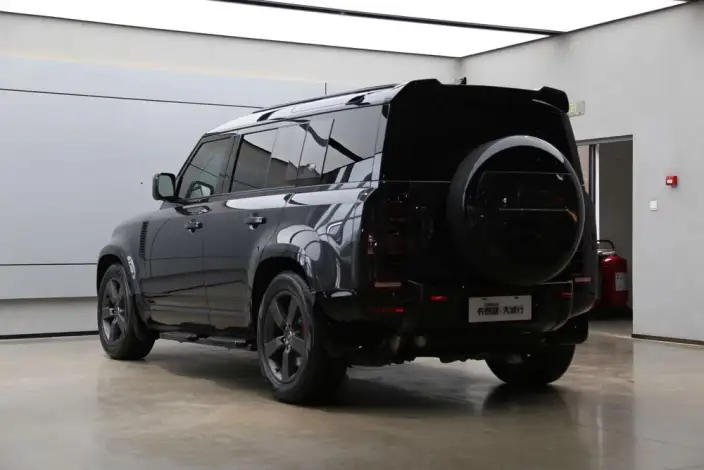 Land Rover Defender 2024 Model 110 3.0T P400 X-Dynamic HSE – фото 4