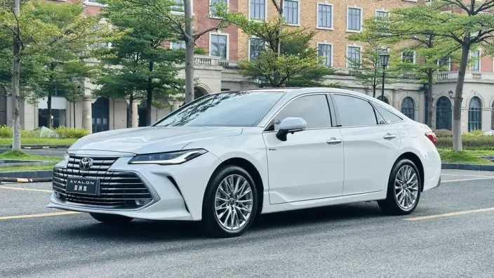 Toyota Avalon 2024 Model Intelligent Hybrid 2.0L E-CVT Deluxe Edition – фото 1