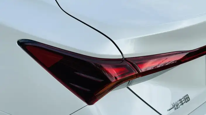 Toyota Avalon 2024 Model Intelligent Hybrid 2.0L E-CVT Deluxe Edition – фото 10