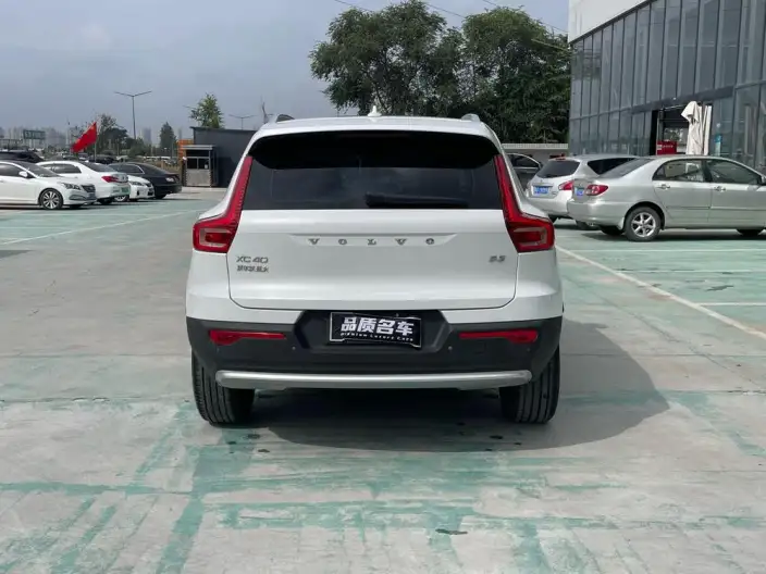 Volvo XC40 2023 Model B3 Smart Range Deluxe Edition – фото 5