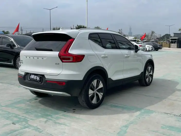 Volvo XC40 2023 Model B3 Smart Range Deluxe Edition – фото 6