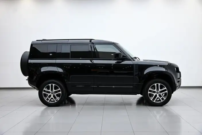 Land Rover Defender 2024 Model 110 3.0T P400 X-Dynamic HSE – фото 8
