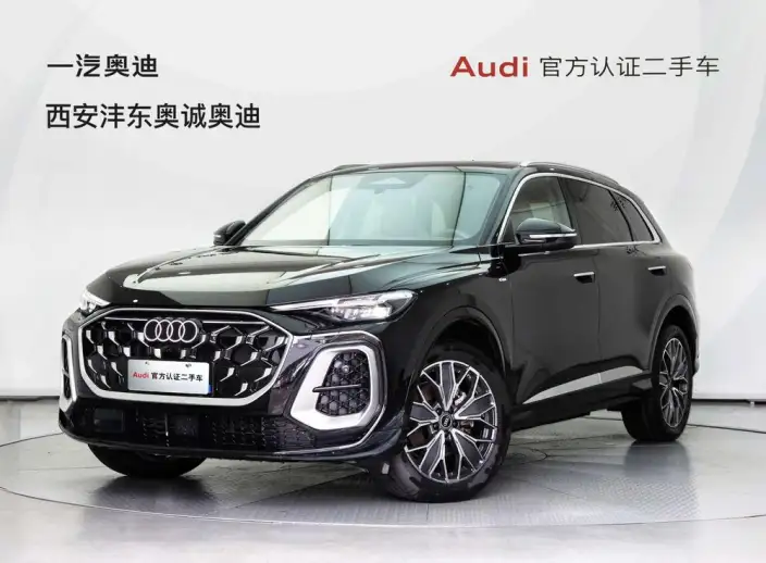 Audi Q5L 2026 Model 2.0T 10M Users Edition Edition – фото 1