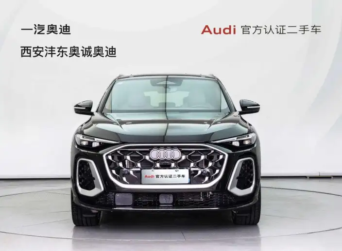 Audi Q5L 2026 Model 2.0T 10M Users Edition Edition – фото 2