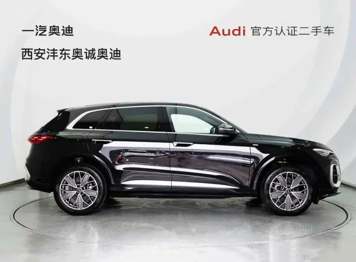 Audi Q5L 2026 Model 2.0T 10M Users Edition Edition – фото 5