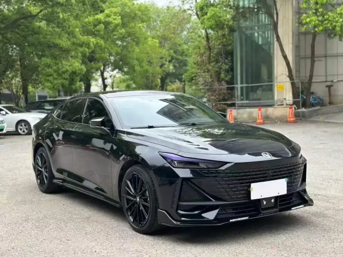 Changan UNI-V 2023 Model 1.5T Sports Edition – фото 3