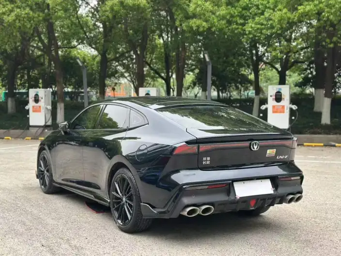 Changan UNI-V 2023 Model 1.5T Sports Edition – фото 4