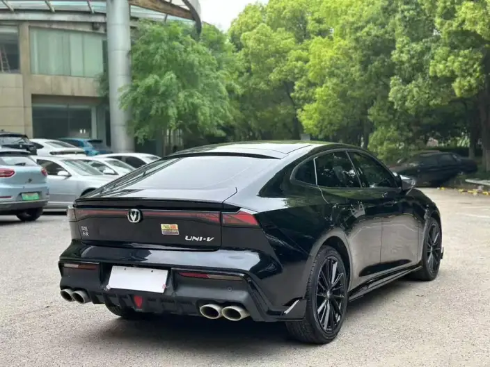 Changan UNI-V 2023 Model 1.5T Sports Edition – фото 6